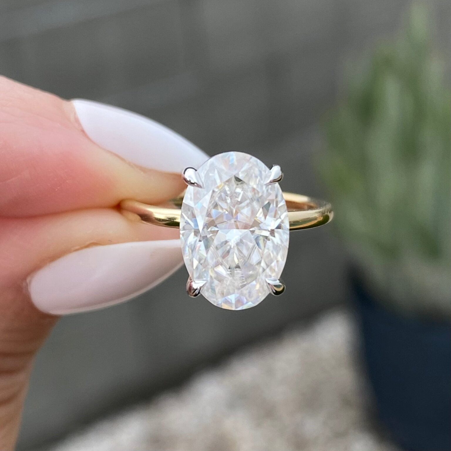 Discover the Elegant Beauty of Lily Arkwright’s 18K Yellow Gold Lulu Elongated Cushion Lab Diamond Ring
