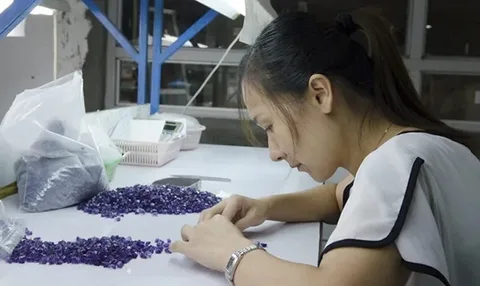 Build Your Brand in Every Detail: Why Choose Mangla International for Wholesale Custom Jewelry